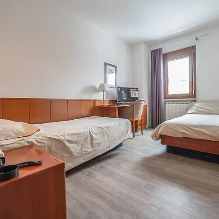 Готель Europa 4*